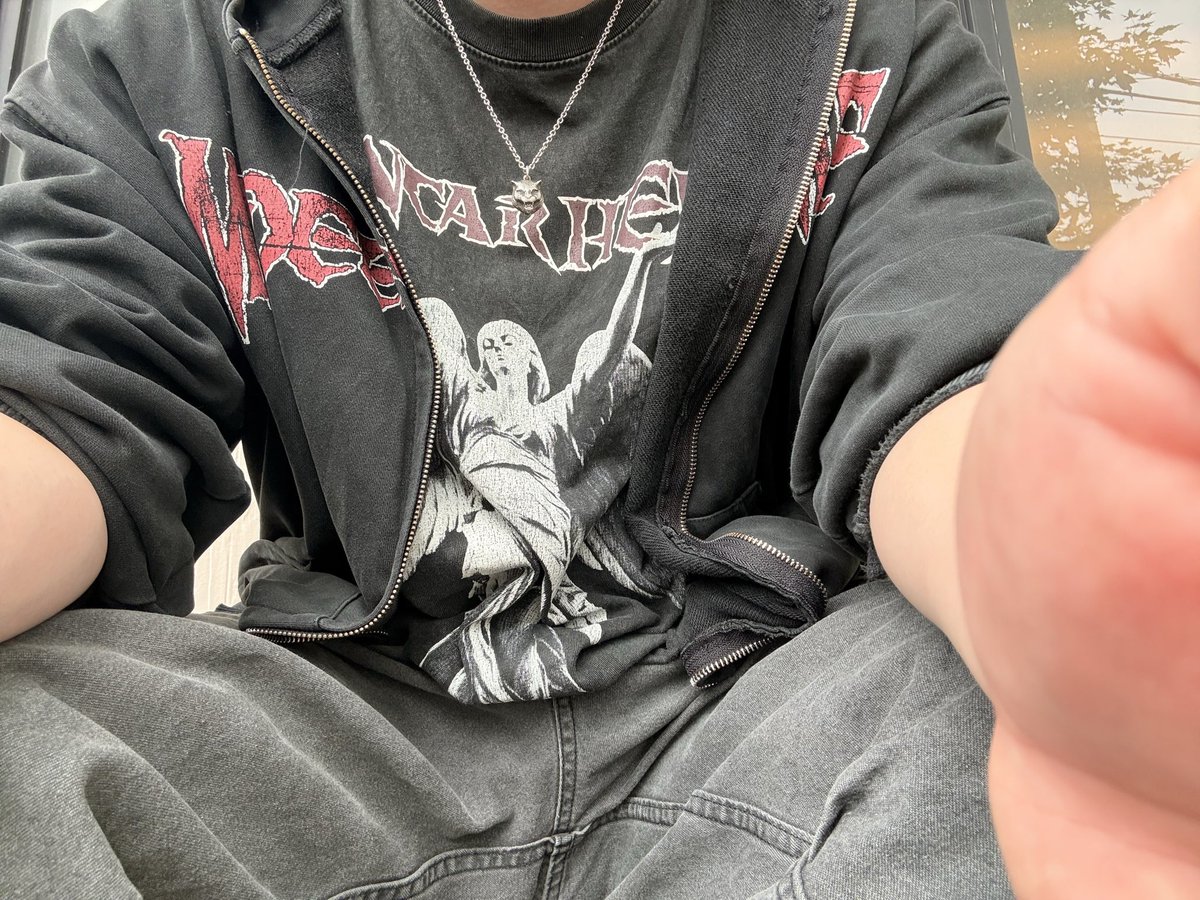4nai04's tweet photo. 俺の手あったか過ぎて
瞼の上に置いとくだけでホットアイマスクになるし お腹に置いたら湯たんぽになるし
マッサージも上手で便利なんだけどさ

細くてゴツゴツしてて綺麗な手が良かったなってずっと思ってる https://t.co/l1QPHRPAMB