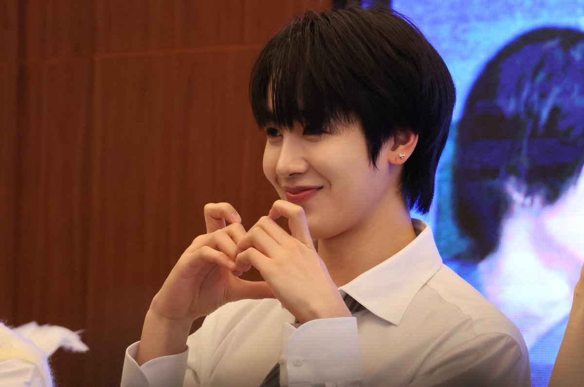 idumpmytrash's tweet photo. Happy birthday ปภังกร เลิศเกียรติดำรงค์
wish you all the luck in the world and love you always🏹💘

#HUNTER #헌터 #ฮันเตอร์
#xikers #싸이커스 https://t.co/0Cl7co5kVf