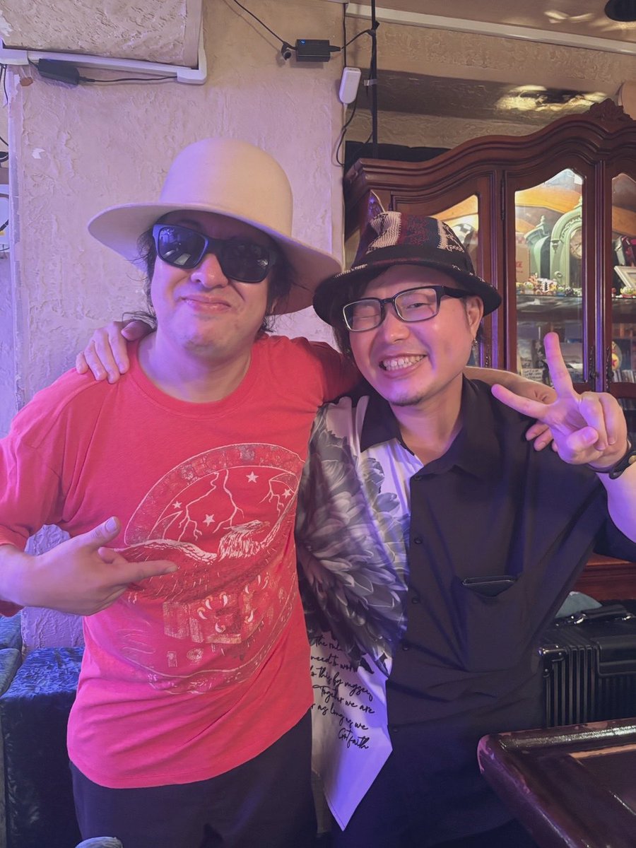 kuuhakunoSHiN's tweet photo. 取り急ぎ東中野ドラムHIROの日皆様ありがとうございました♪♪

タグ付けするのが恐れ多い方々との対バン、自分は10曲HIROさんとやらせていただきました！

心から楽しかったです！優しい言葉もたくさん頂き感謝です🥲❣️

最高に楽しく学びの多い日でした❣️何よりHIROさんありがとうございました❣️ https://t.co/1YZh99KXvp