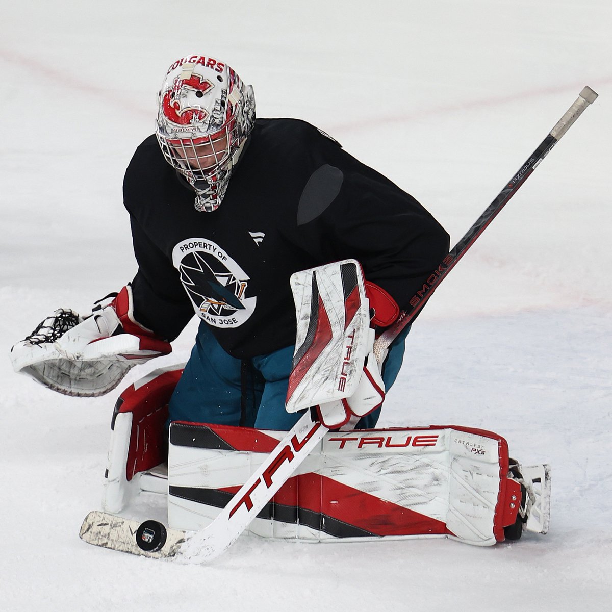 sjsharkshistory's tweet photo. Congratulations to #SJSharks prospect goaltender Joshua Ravensbergen on making 16 saves in 29:43 in his much-anticipated debut for Michigan State. https://t.co/Lod5F3b7M1