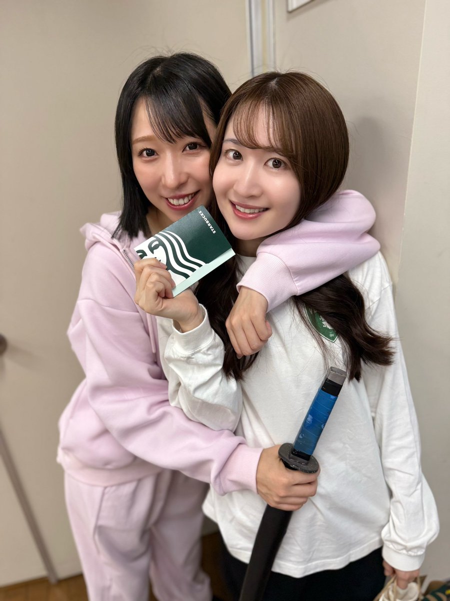 sawai_rina's tweet photo. 鼓チームの通しでした⚔️⚡️

客観的に作品を観て
感じたこともたくさんあって
とても刺激を受けました🥷🏻❤️‍🔥

そして、10月生まれメンバーの
お祝いをしていただきました🎂🎀
嬉しい🥰ありがとうございます🥹💕💕
10月生まれたくさん🌟
皆さんおめでとうございます💐🤍

🎫https://t.co/ki97ud7mSH
#雷鼓 https://t.co/G4DiJvSKXV