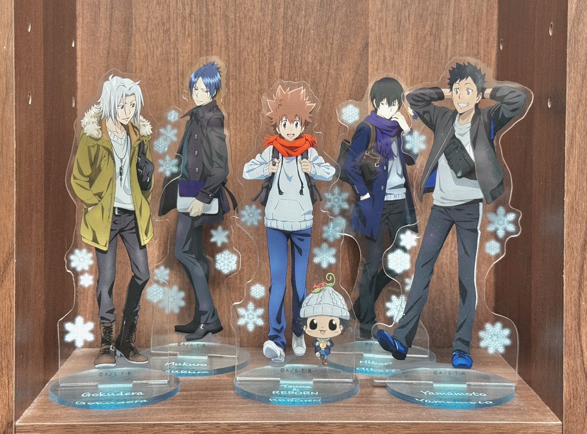 gudagudariki's tweet photo. 「ほとんどの版権グッズはキャラクターがファン(消費者)に視線を向けるよう作画を指示される」というポストを見て真っ先に思い浮かんだグッズ https://t.co/UzSCtw3ABj