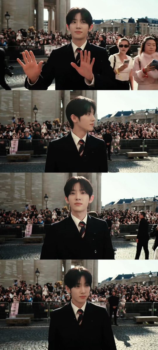 knockknockiki's tweet photo. Park Siwoo on Valentino’s official live‑stream camera.

PARK SIWOO AT VALENTINO PFWSS27

#PARKSIWOOxVALENTINO
#VALENTINOPFWSS27
#PARKSIWOO https://t.co/N3set92A6c