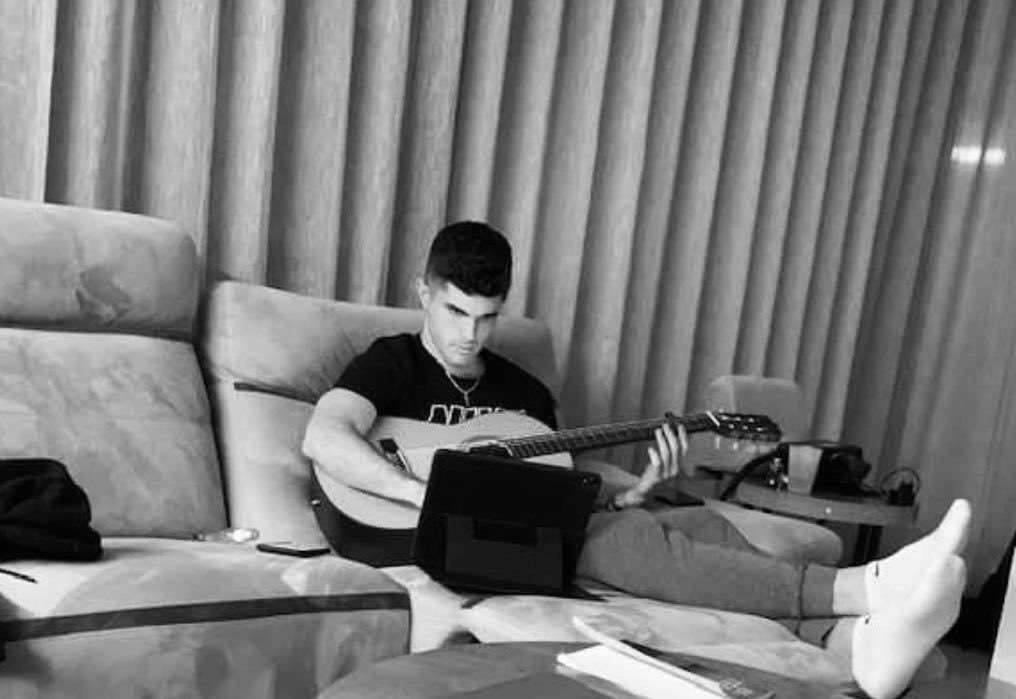 Play98Pulisic's tweet photo. Salam buat mamahmu. https://t.co/wkSPUcqZIJ