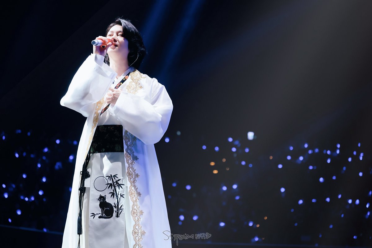 Ssspecial1004's tweet photo. 261003 [1983] 83z Fancon in Kaohsiung
˖♡̷ ⋆ ⟡🍒
#heechul #希澈 #김희철
#83line #superjunior83z  
#superjunior #슈퍼주니어 https://t.co/pHyzblYkSm