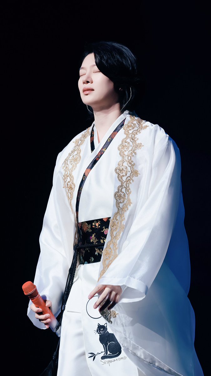 Ssspecial1004's tweet photo. 261003 [1983] 83z Fancon in Kaohsiung
˖♡̷ ⋆ ⟡🍒
#heechul #希澈 #김희철
#83line #superjunior83z  
#superjunior #슈퍼주니어 https://t.co/pHyzblYkSm