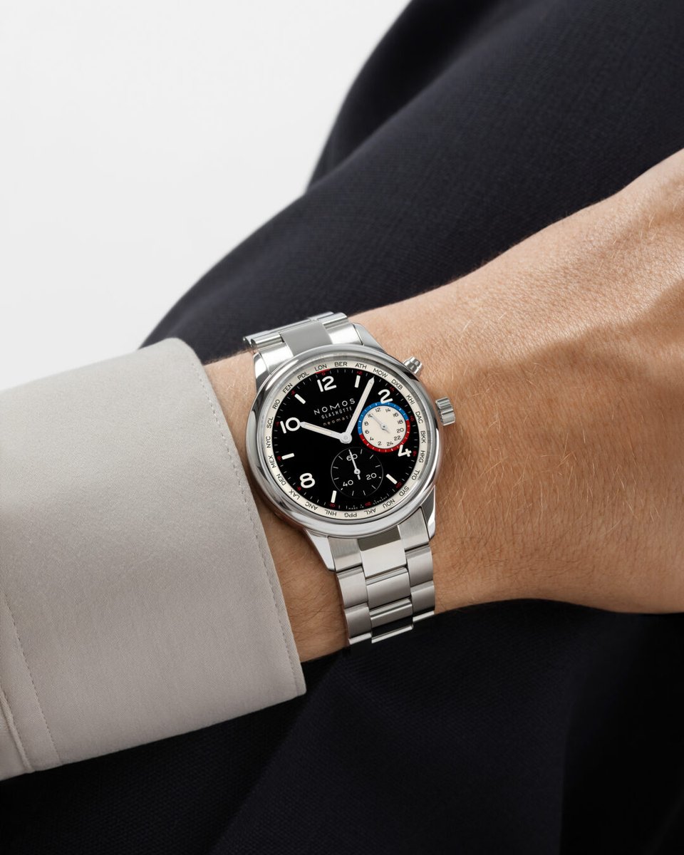nomosglashuette's tweet photo. Switching to dark mode: the bold typography, city ring and 24-hour home time display in off white stand out against the enamel black dial. Powered by the automatic caliber DUW 3202, Club Sport neomatik #Worldtimer dark is only 9.9 mm in height. 

https://t.co/qOchHDu81w https://t.co/Huu4dDjNsX