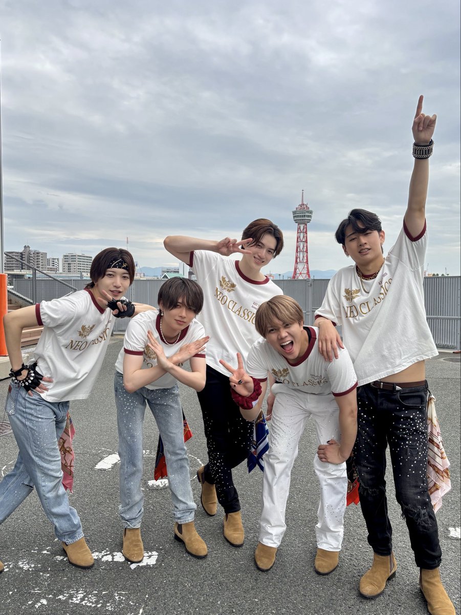 jr_official_X's tweet photo. 【 💫Concert 】

『 KEY TO LIT Arena Tour 2026 NEO CLASSICS 』

福岡公演ありがとうございました🗝️✨

続いては宮城公演🐮🌙
セキスイハイムスーパーアリーナでお会いしましょう🪭🪩

#KEYTOLIT 
#岩﨑大昇 #井上瑞稀 #中村嶺亜 #猪狩蒼弥 #佐々木大光
#関翔馬 #鈴木瑛朝 #渡辺惟良 #岸蒼太 #小久保向一朗 #岡橋亮汰 #林田芯 #新宮楓真 #田代海瑠