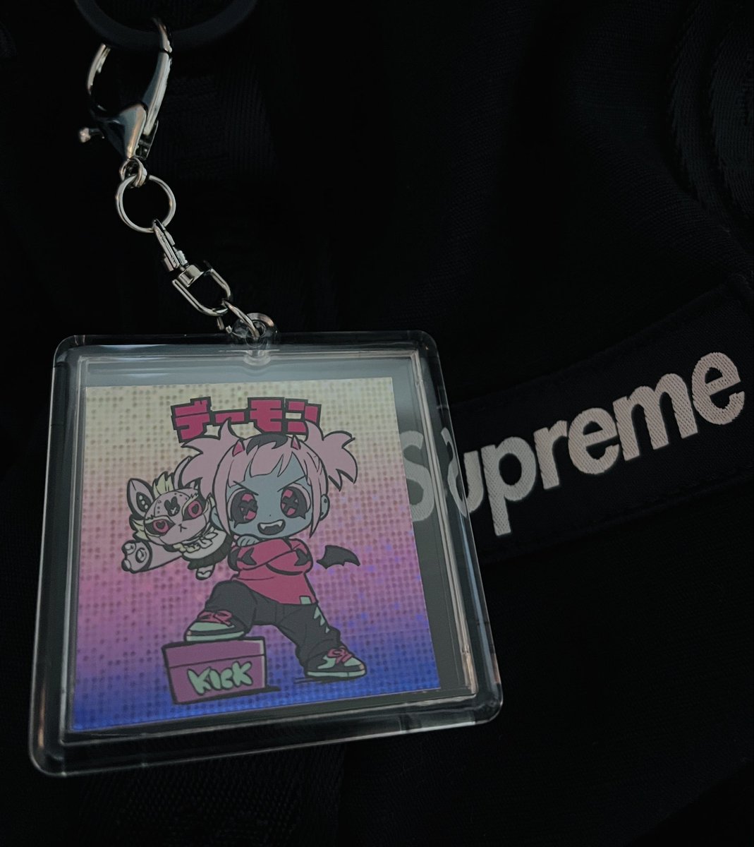 sentomzk's tweet photo. KICKちゃんグッズ、ニトリのディスプレイケースとセリアの諸々でいい感じ。まだまだお迎えしたい…！
#KICKちゃん
#ニトリ
#seria https://t.co/RKilfuQOpB