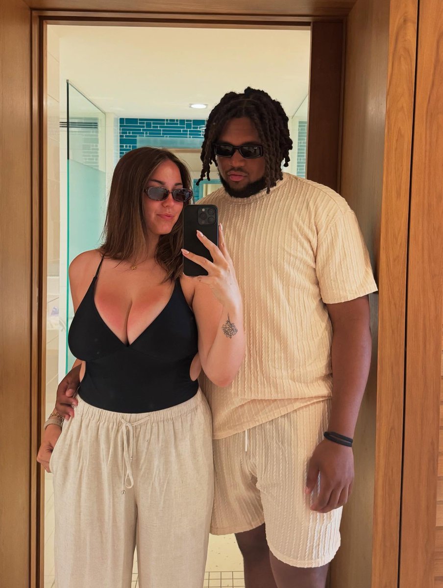 SageHunt64853's tweet photo. #InterracialCouple #WWBM #WhiteWomanBlackMan #BlackManWhiteWoman #MixedCouple #InterracialLove #BNWO https://t.co/FXN6AAHpgW