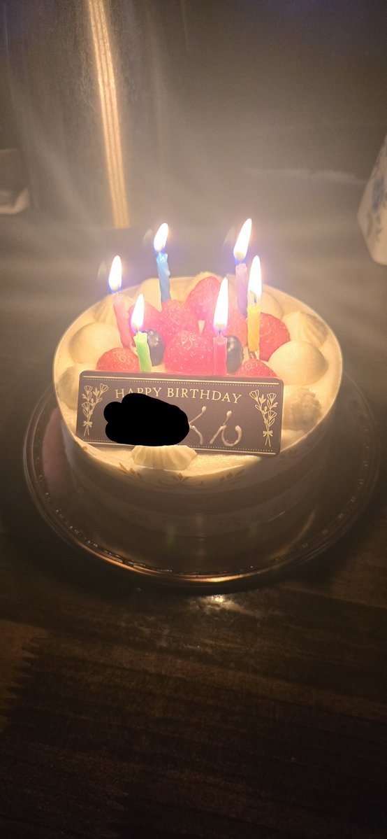 aoisoga's tweet photo. 今更ですが
9月29日、誕生日でした。
特に何もありません。
先日のことを思うと、あと何年生きられるかなって思いながら…。 https://t.co/RVx5OGvzjT
