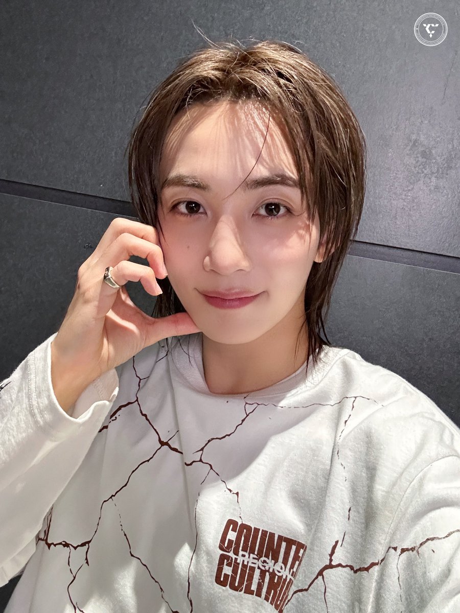 wonubliss's tweet photo. JEONGHAN 🩶🎊 https://t.co/IEAh3XDzZd
