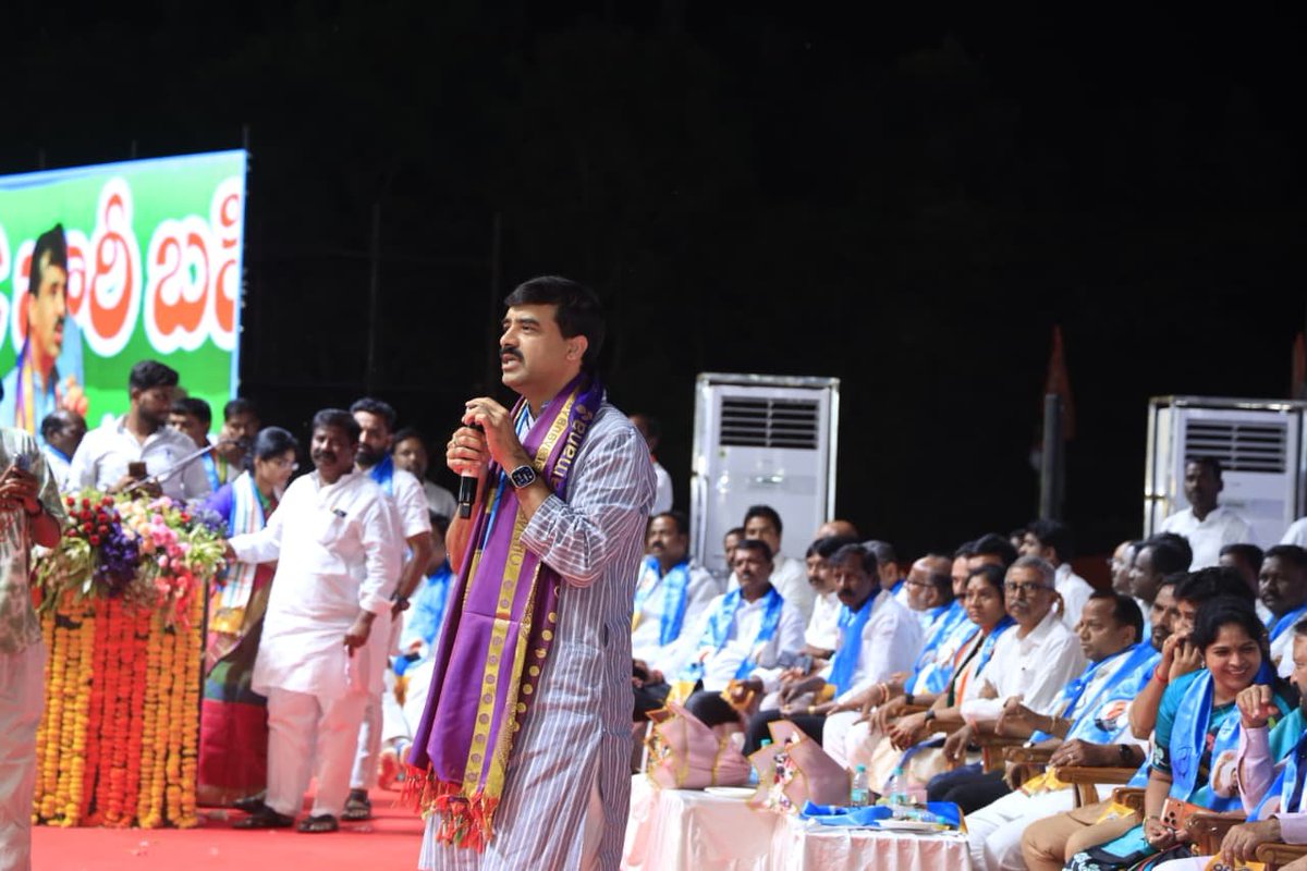 Congress4TS's tweet photo. OBC Simha Garjana Sabha

ఓబీసీ సింహ గర్జన సభ

టీపీసీసీ ఓబీసీ డిపార్ట్మెంట్ ఆధ్వర్యంలో 
"జాతీయ జనగణనలో ఓబీసీ(OBC) కులాల గణన సాధనకై" బహిరంగ సభ https://t.co/1b2NUXoGMU
