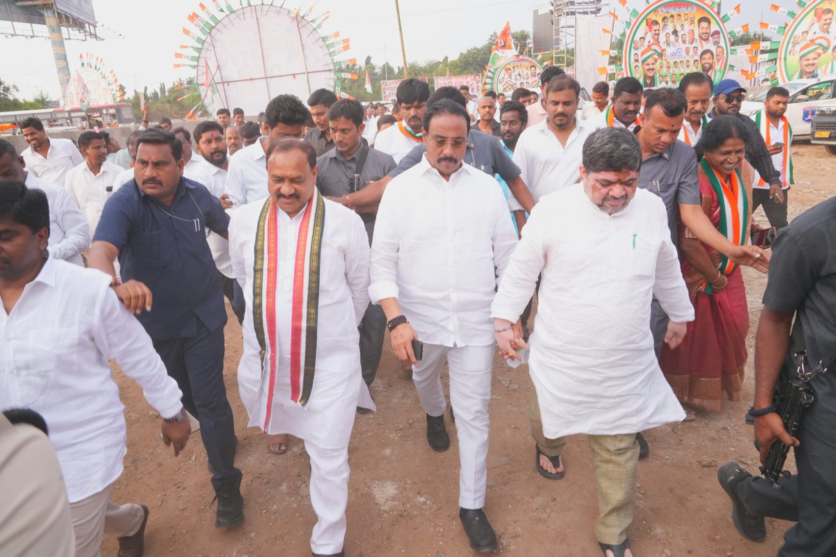 Congress4TS's tweet photo. OBC Simha Garjana Sabha

ఓబీసీ సింహ గర్జన సభ

టీపీసీసీ ఓబీసీ డిపార్ట్మెంట్ ఆధ్వర్యంలో 
"జాతీయ జనగణనలో ఓబీసీ(OBC) కులాల గణన సాధనకై" బహిరంగ సభ https://t.co/1b2NUXoGMU