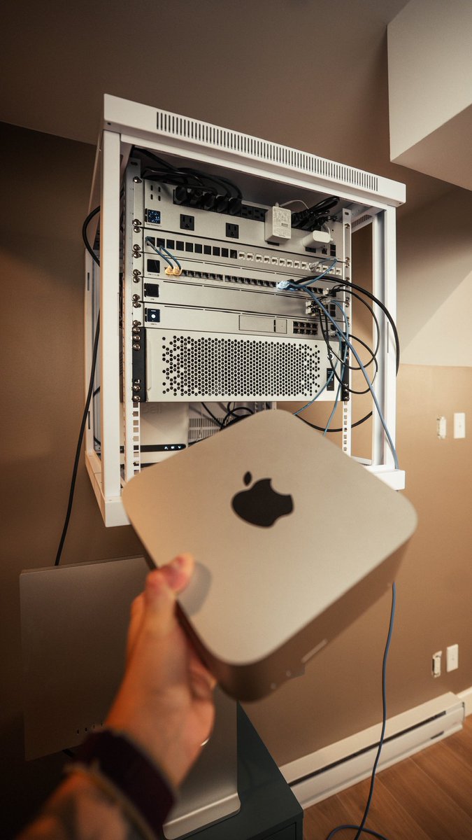 andres_vidoza's tweet photo. Apple Doesnt Make Computers for YOU Anymore… https://t.co/jPOUkPvvzt