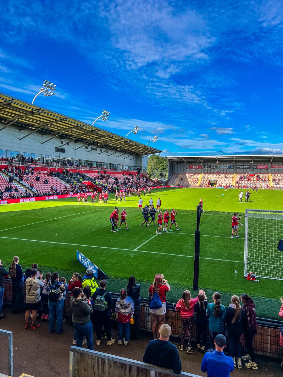 nathanlthomas's tweet photo. Belting afternoon watching @ManUtdWomen yesterday. 

Another win, in their 250th match. Even sweeter that it came against the scousers 👊🇾🇪 https://t.co/B2HMIx8FJ5