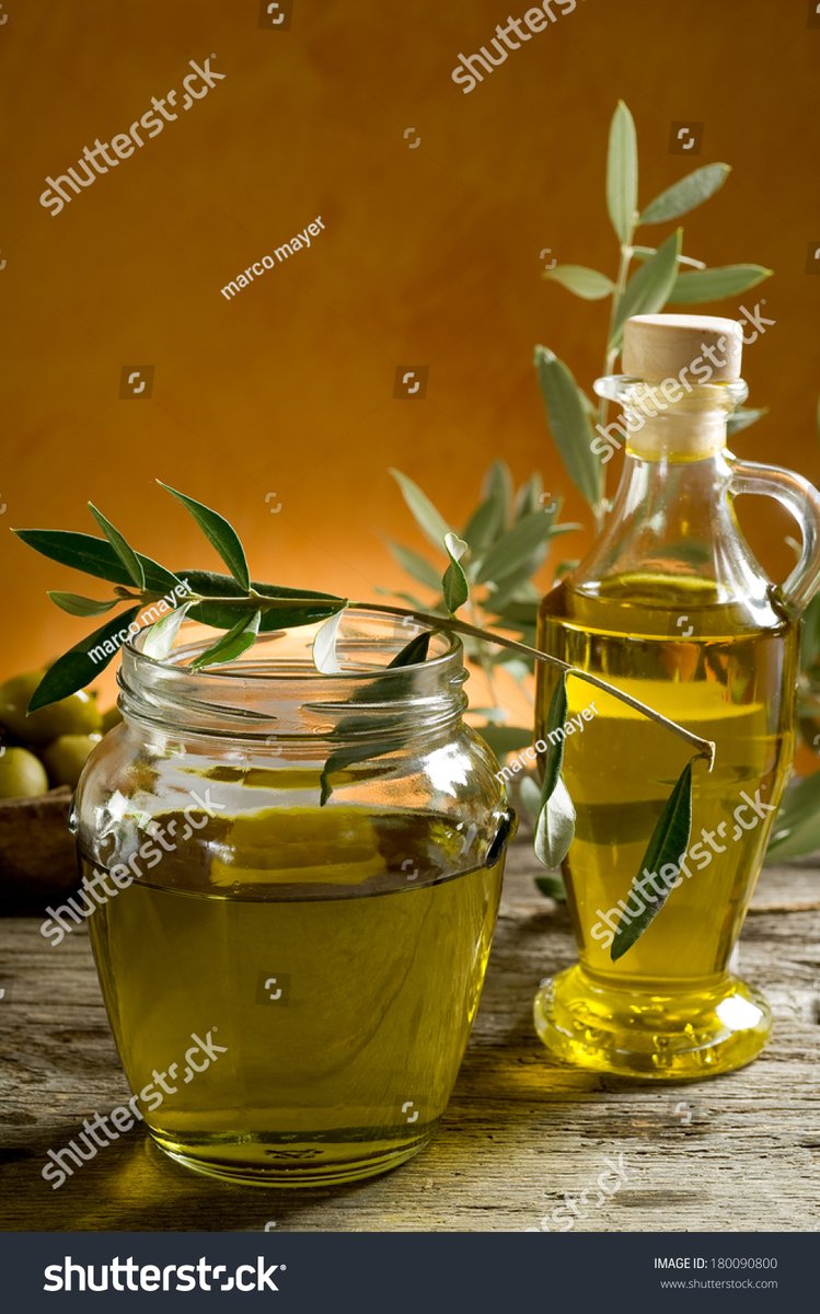 HarmonyKir6p's tweet photo. Aceite de oliva virgen extra de nuestra región, toque suave y aroma inconfundible, perfecto para tus ensaladas y platos diarios. 100% natural y de calidad garantizada! https://t.co/GBRdQqqR93