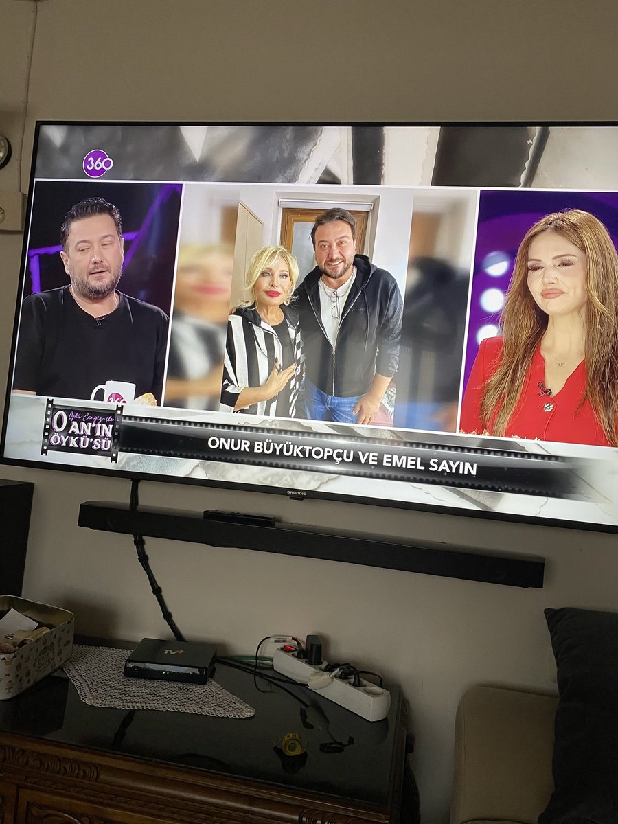 emelleme42's tweet photo. O An’ın Öyküsü… Ne güzel bir program! Gelen konukla fotoğrafları üzerinden sohbet ediliyor👌
#oanınöyküsü @oykucengiz @onurbuyuktopcu keyifle izledim👏 https://t.co/A8Hj2KAklY