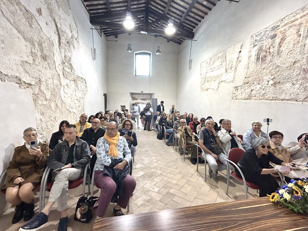 GPuntelli's tweet photo. 3 ottobre 2026 ottocento anni dal Transito di san Francesco. L’arte contemporanea nazionale ha reso omaggio alla spiritualità francescana con la mostra Cari Maestri. Tanto, tanto pubblico a Gubbio nelle tre location. https://t.co/1P3lU4frVs