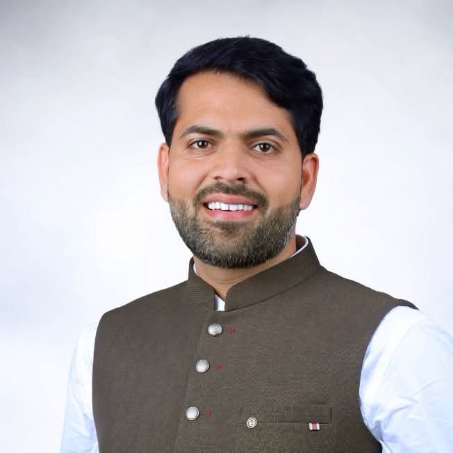 ashishgurjarr02's tweet photo. दौसा युवा कांग्रेस जिलाध्यक्ष गजेंद्र सिंह अवाना को बनने पर हार्दिक बधाई। 

@AwanaGajendra  @IYC https://t.co/bvIVnQTDrR