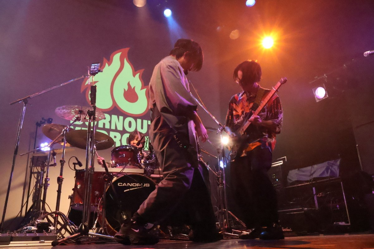 burnout_live's tweet photo. 「ファンクラブ 燃尽文庫限定 ワンマンライブ やるしか･･･ないっしょ⤴︎祭」
東京公演ありがとうございました✨

ファンクラブワンマンライブならではの内容お楽しみいただけましたでしょうか？

来年2月のTOURもお楽しみに🎶

『 Fly Me To The Moon TOUR 2027
- Debut 10th Anniversary - 』
オフィシャル4次先行受付中！

🎫チケットはこちら��ら
https://t.co/cA6XzAVQ5m

#BURNOUTSYNDROMES
