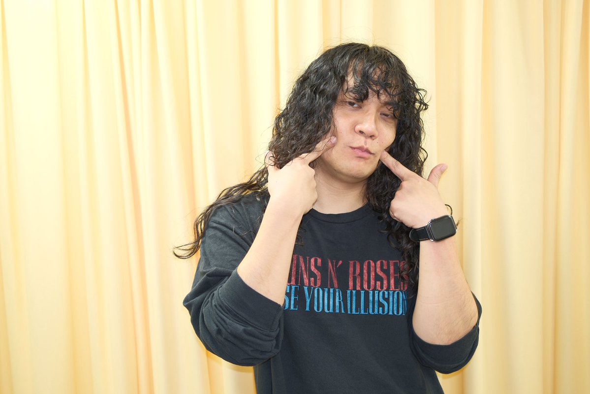 yabaT_aribobo's tweet photo. もりもとが「この世にないポーズを生み出したい」と、日々とても努力をしています。

その努力を無駄にしたくないんです。

なので彼のライブに、ぜひ行ってあげてください。

https://t.co/FNNhupvI3o https://t.co/fwXx6KXZsD