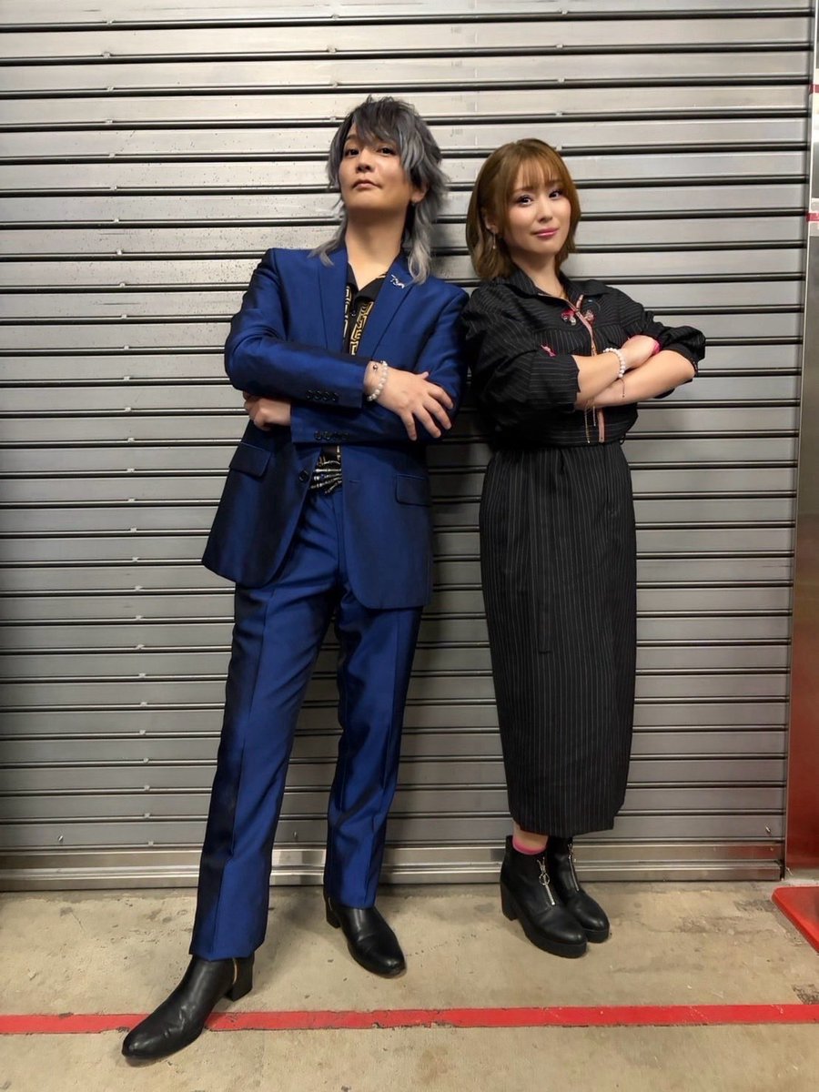 nojomiy's tweet photo. バチバチなバトル曲からみんなでワイワイ楽しい曲、さらには新曲の「Tea Party」も。魔女っ言の葉党いかがでした？
そしてついにステージ上でお兄ちゃんの隣に立つこともできました！夢みたい☺️
アガリっぱなしの2日間、たくさんの声援ありがとうございました！
ラップって楽C〜！
#ヒプマイ12thライブ https://t.co/NtsUqg3mrx