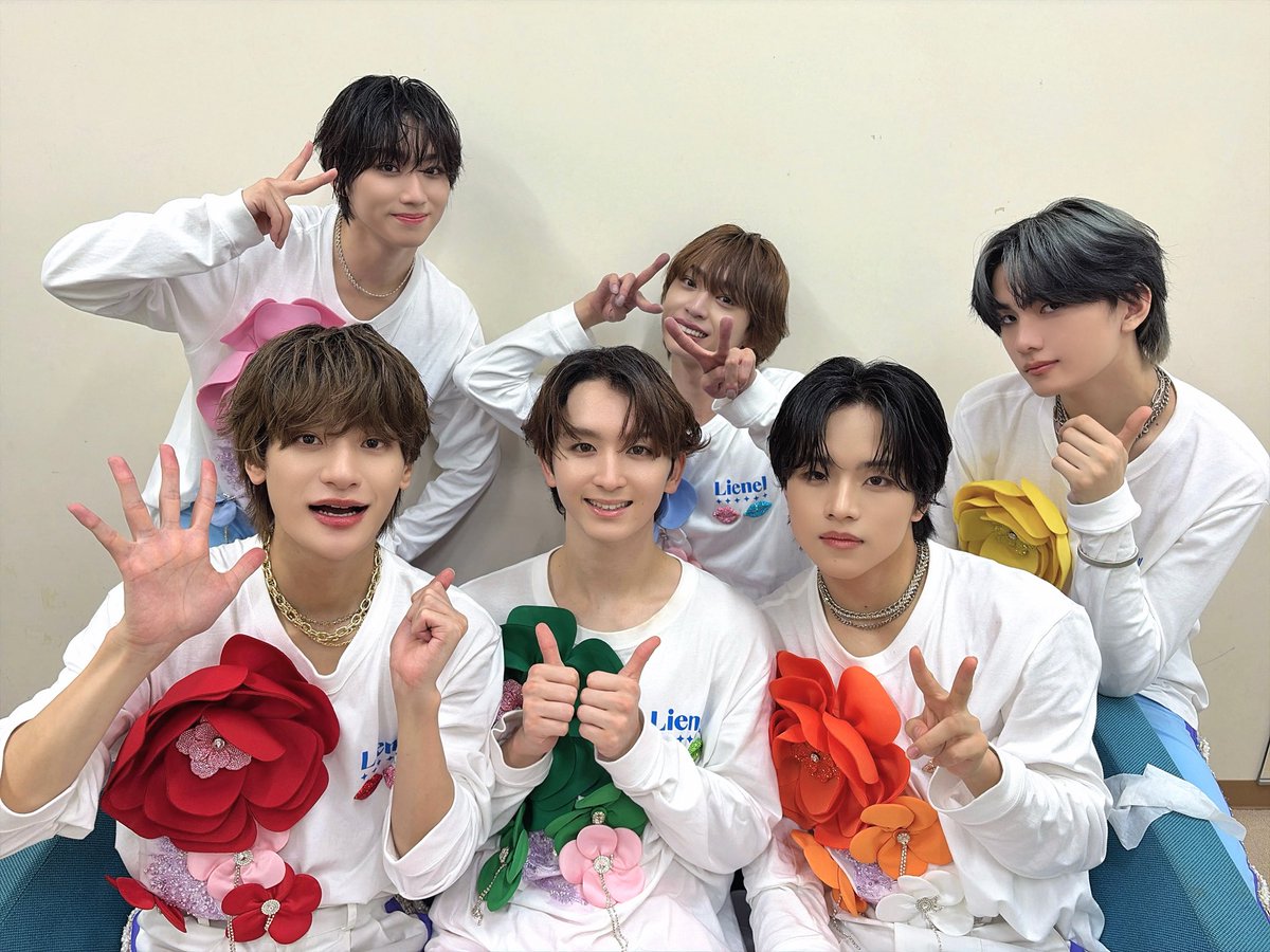 Lienel_official's tweet photo. ＼🔔このあと23:59まで！／

#Lienel New Year Party
〜あけおめ2027〜🎍✨

📍2027年1月9日(土)
@ 東京 Zepp Haneda (TOKYO)

📍2027年1月11日(月祝)
@大阪 Zepp Namba (OSAKA)

🎫『Lien's Lair』会員
先行受付は、本日23:59まで！
この機会をお見逃しなく💨
https://t.co/ki2fUhkMZ4

#Lienelとあけおめ2027