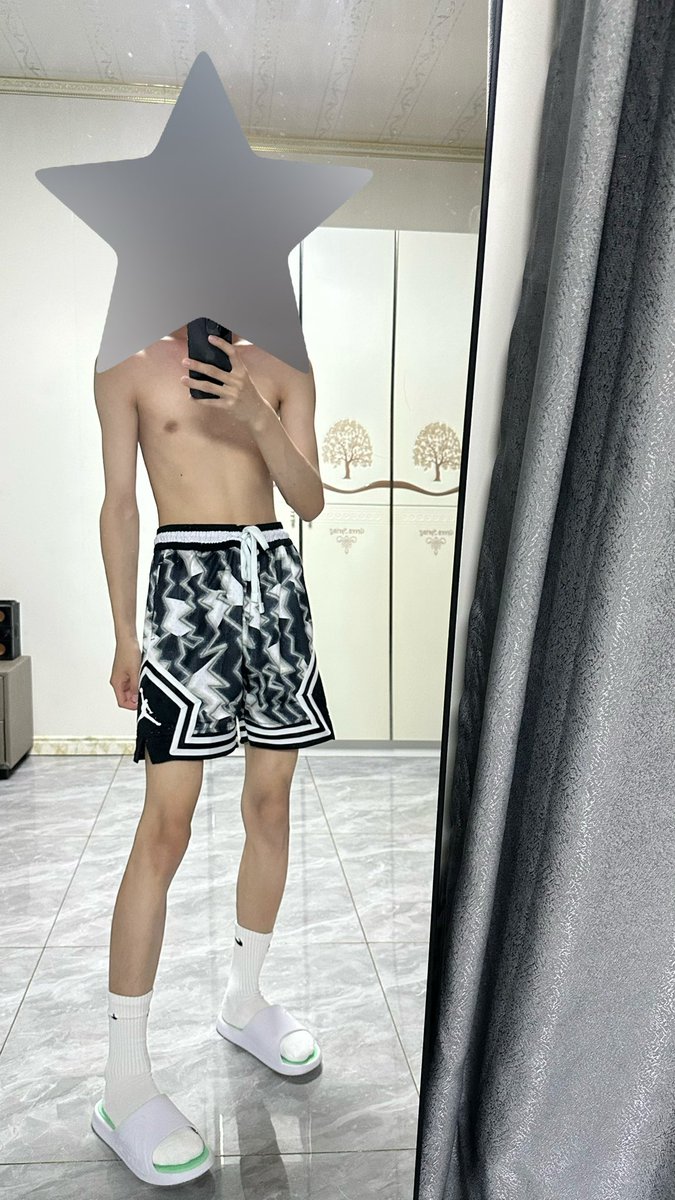 mikeptij's tweet photo. 谁想给男高洗袜子 https://t.co/ss4lgiSNOc