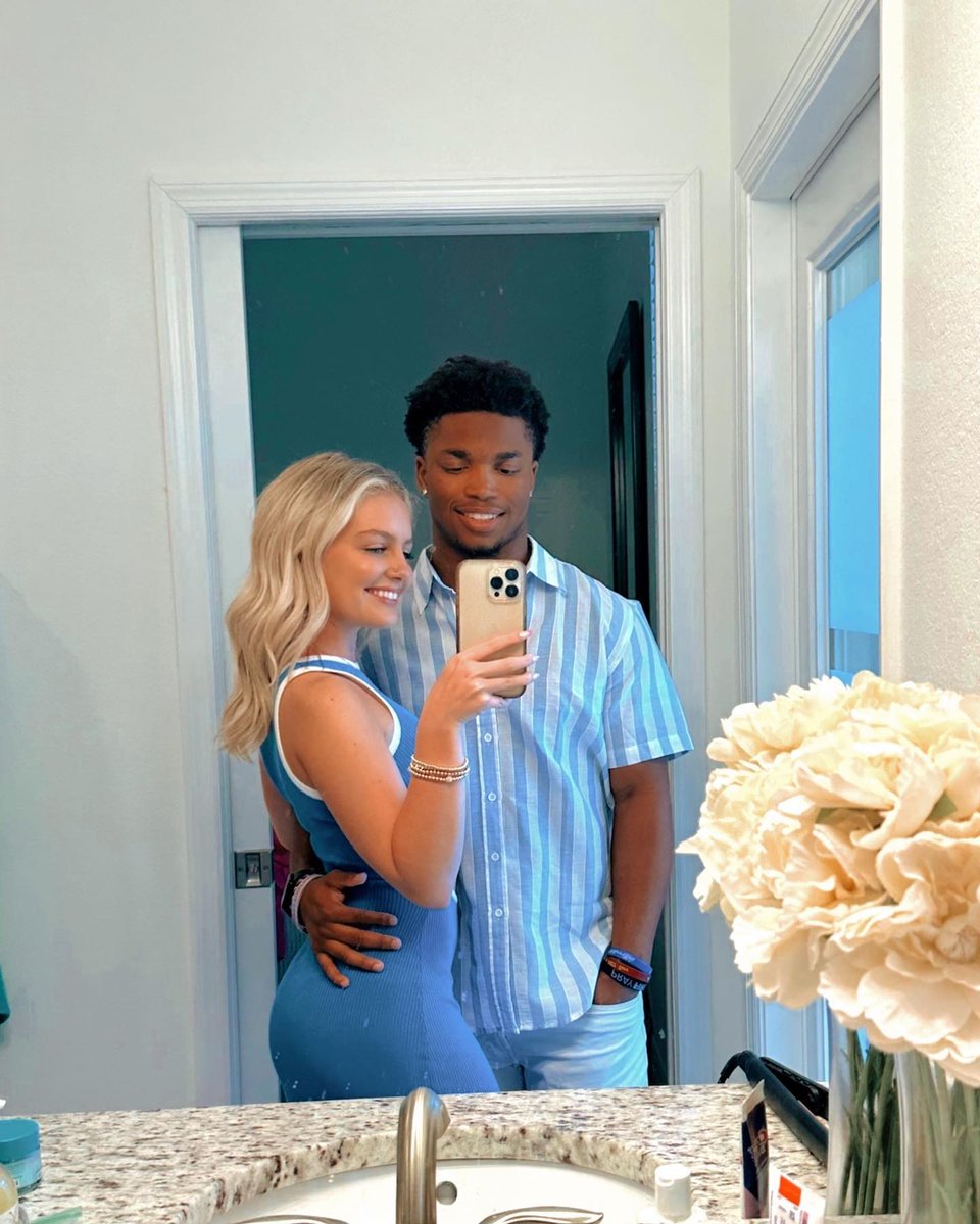 SageHunt64853's tweet photo. #InterracialCouple #WWBM #WhiteWomanBlackMan #BlackManWhiteWoman #MixedCouple #InterracialLove #BNWO https://t.co/M4AqQRwx4P