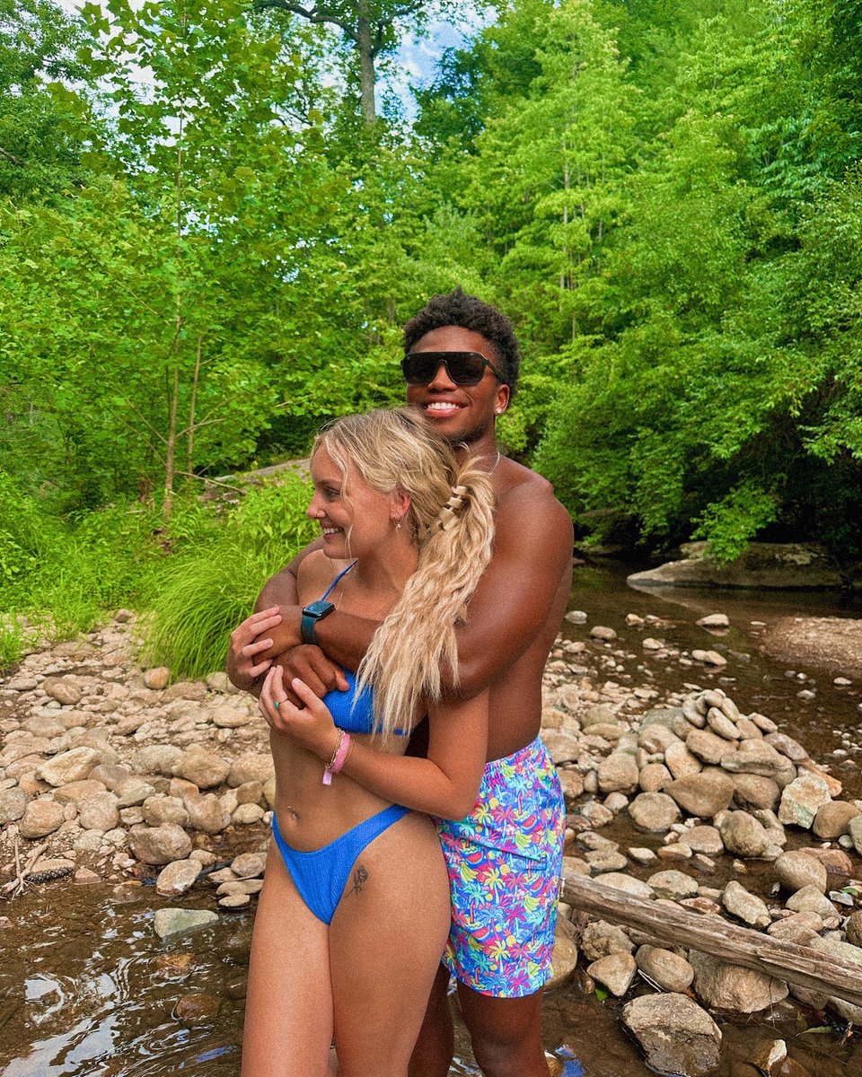 SageHunt64853's tweet photo. #InterracialCouple #WWBM #WhiteWomanBlackMan #BlackManWhiteWoman #MixedCouple #InterracialLove #BNWO https://t.co/M4AqQRwx4P