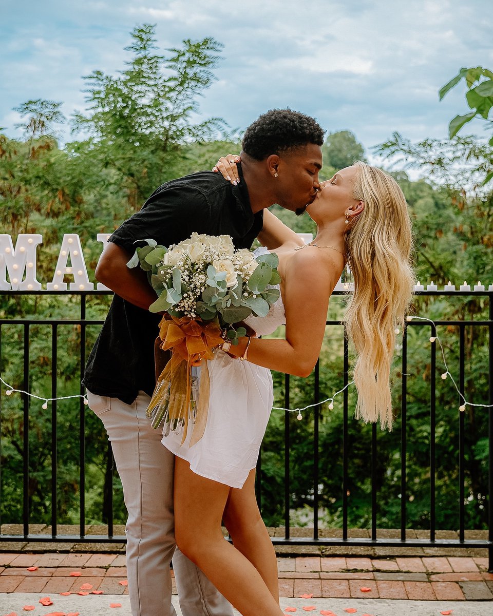 SageHunt64853's tweet photo. #InterracialCouple #WWBM #WhiteWomanBlackMan #BlackManWhiteWoman #MixedCouple #InterracialLove #BNWO https://t.co/M4AqQRwx4P