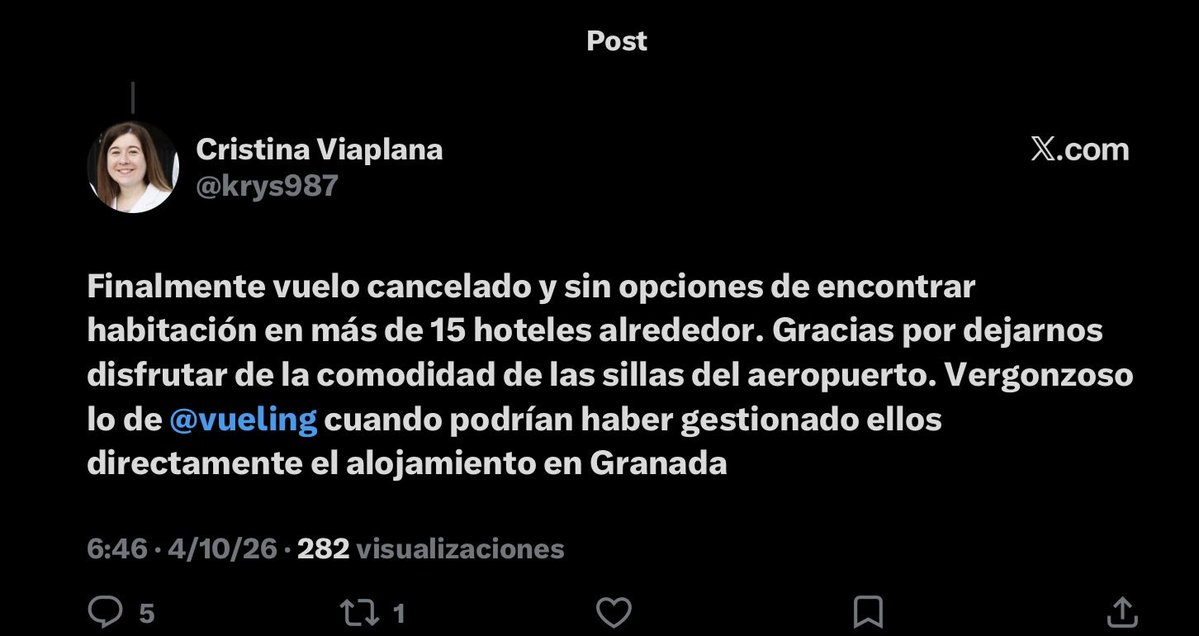 cartujofina's tweet photo. @Aeropuerto_GRX 
Además, los pasajeros no encontraron hoteles para pasar la noche. Hasta que no se pueda aterrizar por la 27 en instrumental, esto seguirá pasando. https://t.co/hzvfOtzVS0