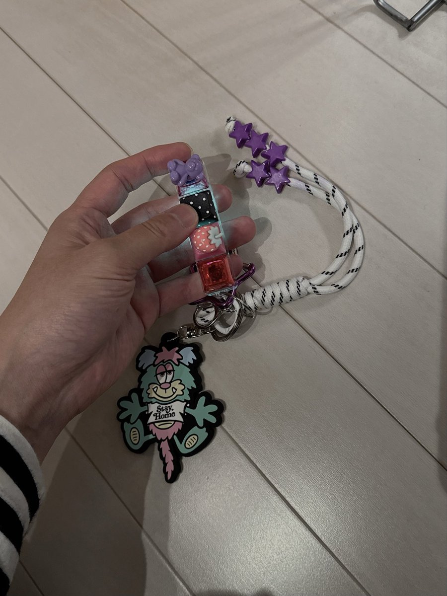 musubimaru8739's tweet photo. 韓国発のあの無限カチカチ作ってきました🫶 我ながらセンスを感じる配置とキーホルダー💓 https://t.co/rohfW9AUyv