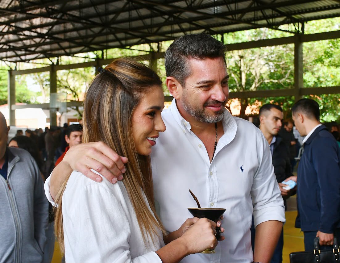 AllianaPedro's tweet photo. ¡Deber cívico cumplido! 

En mi querida Pilar, ejercí mi derecho al voto en el Centro Regional de Educación.

¡Que sea una gran jornada democrática para toda la República del Paraguay! https://t.co/wf0WDRZ95W