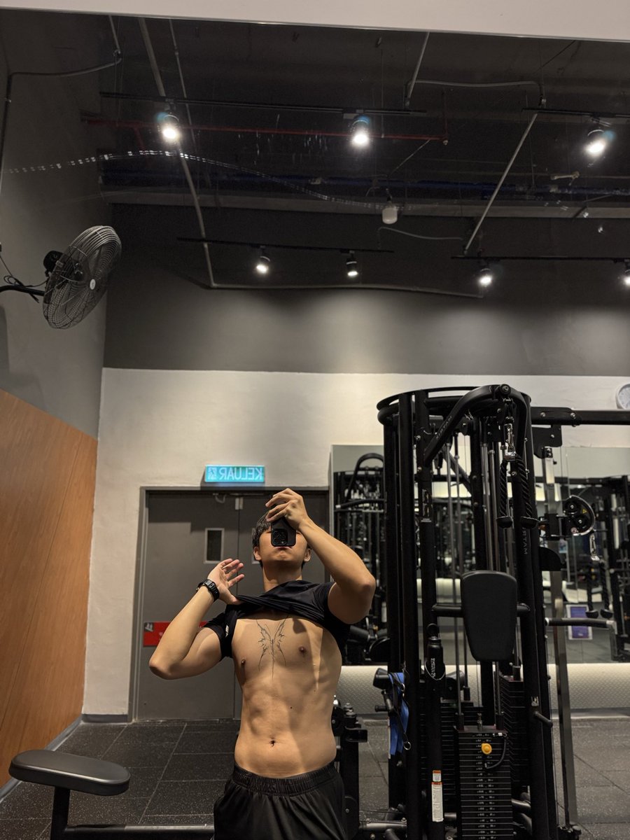 KingsleyTeoh_'s tweet photo. #Gym https://t.co/AJQFOCNdKA