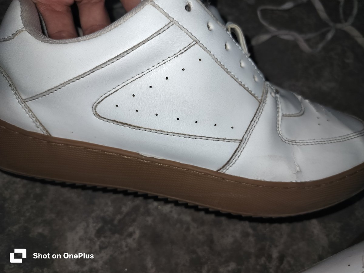 _Mandeep____'s tweet photo. @StayWrogn Really disappointed with the quality of shoes. I bought them just 2 months ago, barely used 20 days. Yet, the shoes are already showing cracks, peeling and damage. Please look into this and provide a proper resolution. #WROGN #CustomerService #PoorQuality #viratkohli https://t.co/m0tQkukuge
