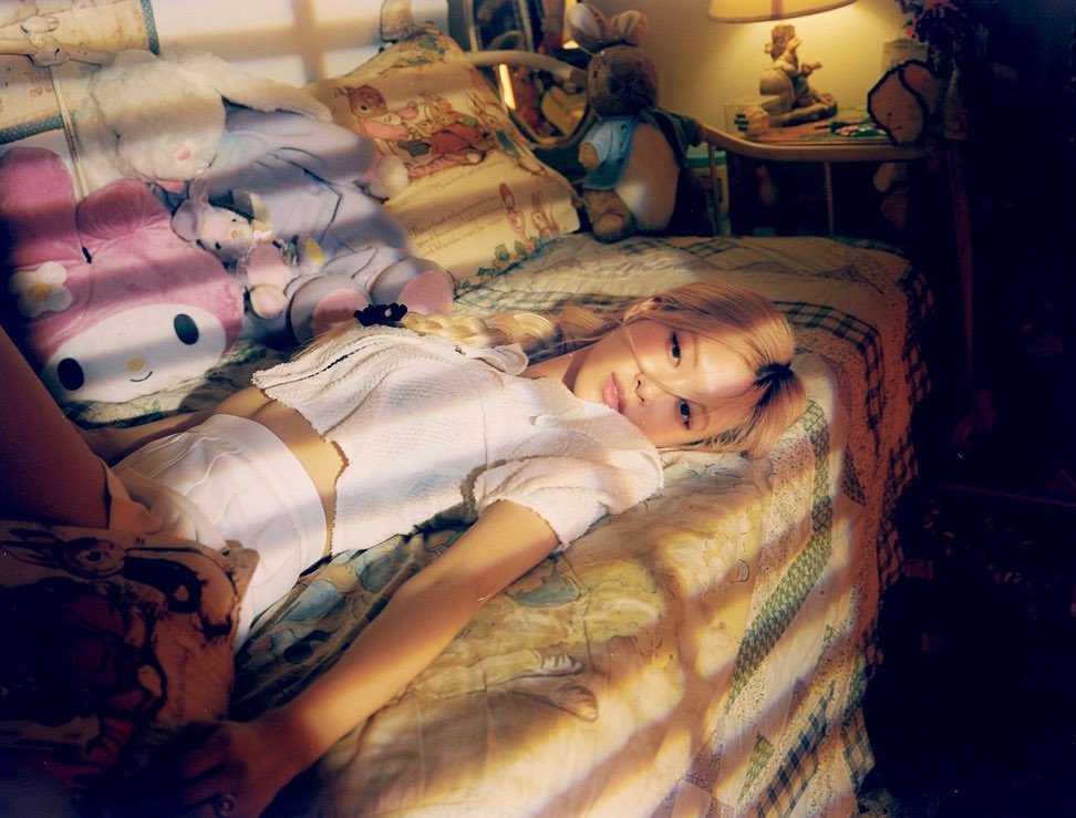 rovse's tweet photo. A bedroom full of tiny treasures and a heart full of stories. https://t.co/dXYJ2WxY1h