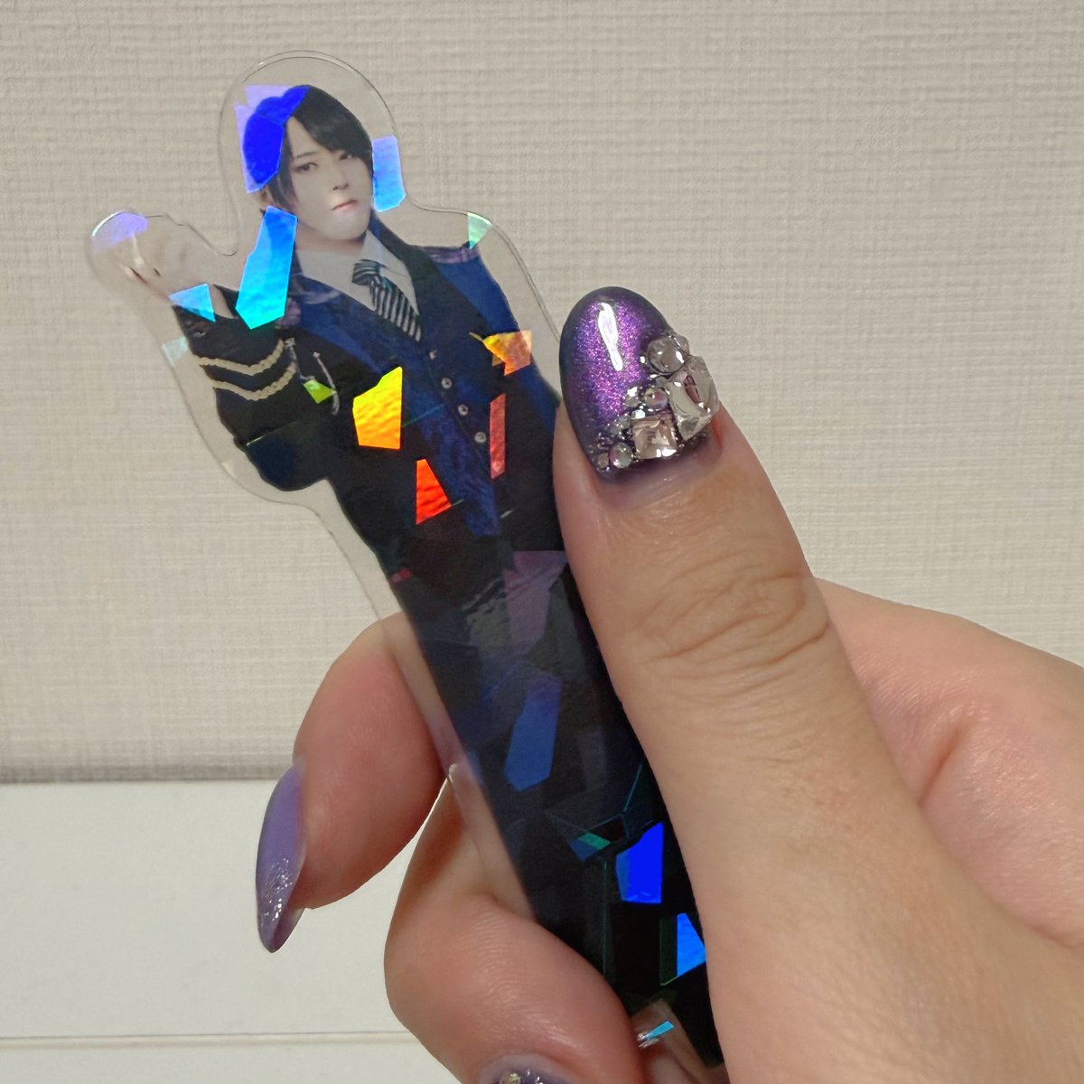 art_arks's tweet photo. 爪はキラキラアメジストネイルでした
寮長の新おべべ最高すぎる https://t.co/HmSgcOAxkm