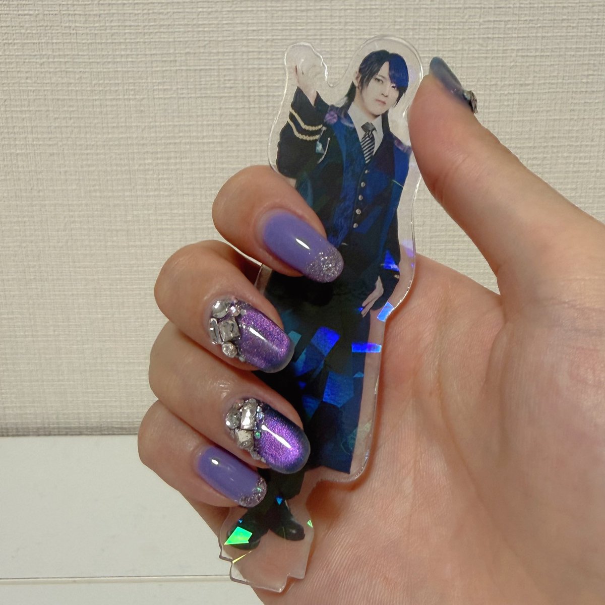 art_arks's tweet photo. 爪はキラキラアメジストネイルでした
寮長の新おべべ最高すぎる https://t.co/HmSgcOAxkm