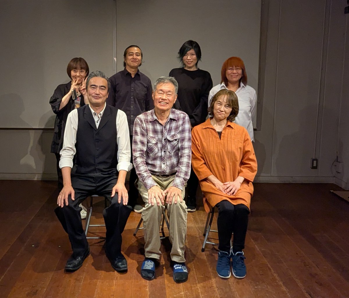 takakikikaku17's tweet photo. タカキキカク「ときどきカウサ」終演しました✨
ご来場くださった皆さまありがとうございました！
何だか家族写真のようですが、家族のように親身にこの公演を皆さんで作っていただきました。
ではまたお会いできる日まで🙂 https://t.co/M0AbgiVhEo