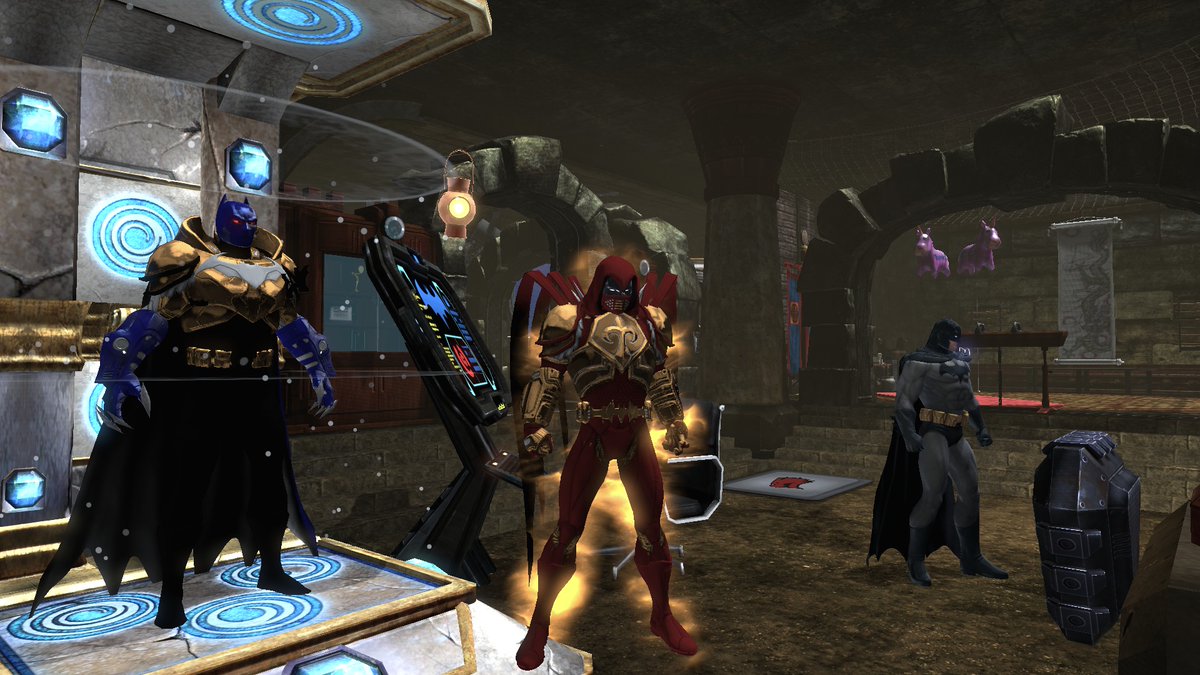 ShadowdragonDC's tweet photo. Azrael and Knightquest Batman costumes celebrating the release of the the Knightfall (part 1) animated movie. #DCUO #dccomics #batman #knightfall https://t.co/YrubINXbK1