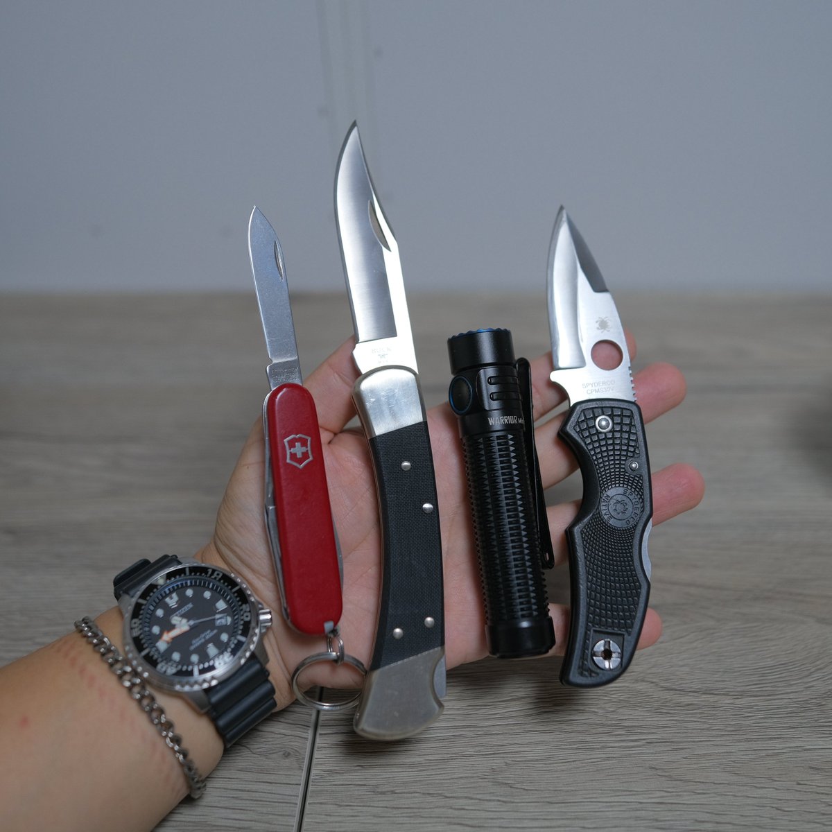 joo_sooyoung83's tweet photo. EDCꉂ🤣𐤔なんてね(笑)
毎日持ち歩きたいナイフ達w
#buck110 #BUCK #Knife #soyderco https://t.co/yMJnLTbzlh