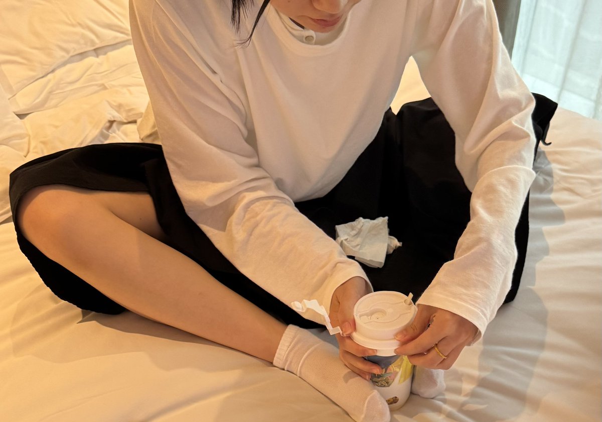 MucKold's tweet photo. 落地长沙，那就来杯足下‌の‌茶颜悦色吧

#长沙 #绿帽 #恋足 #分享女友 https://t.co/KWAe8HXWPj