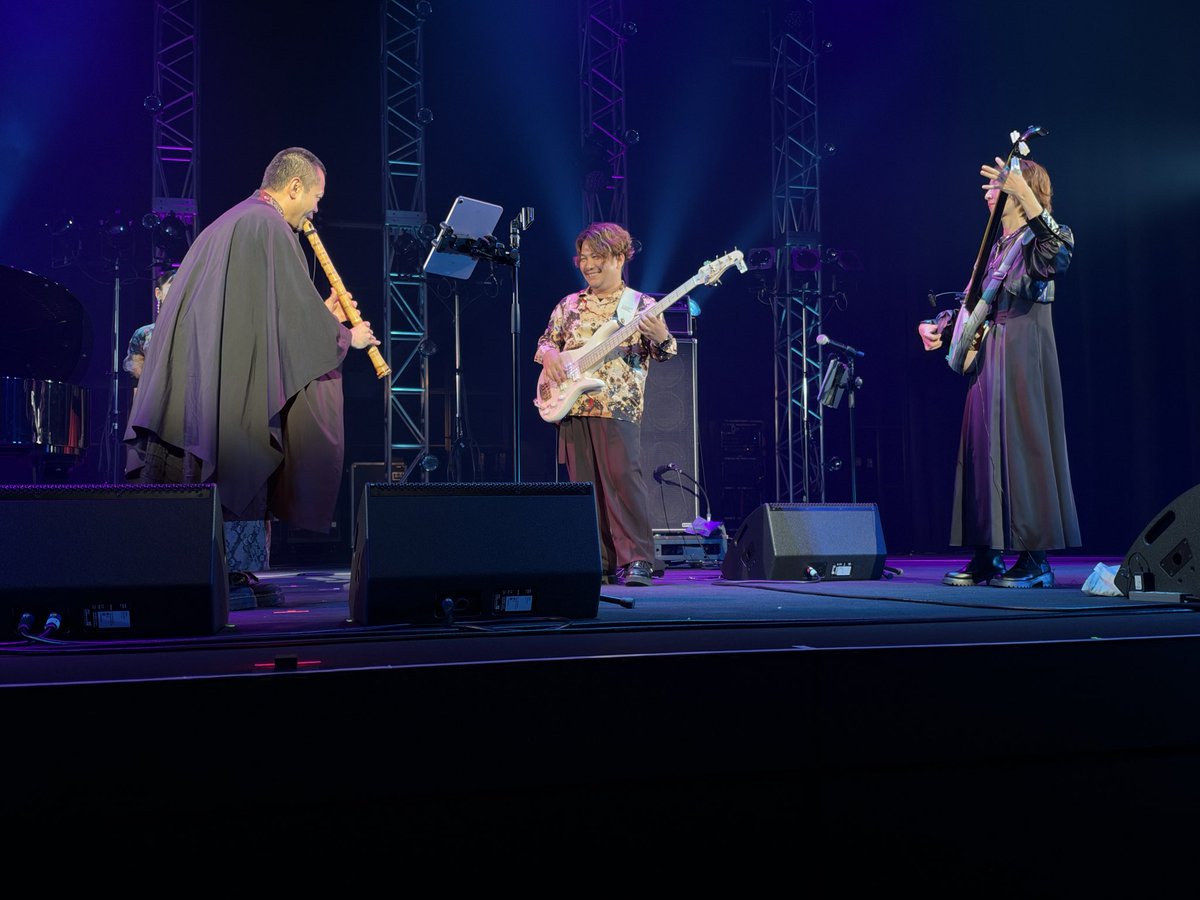 MKoba225's tweet photo. いわきのアリオスで
和楽器バンドの神永大輔さんのステージ
今回はKurofuneさんとのコラボ
素晴らしいステージでした！

iPhone18 Proに機種変して撮影可能初ライブなかなかキレイに撮れますねぇ📸 https://t.co/C1CtSKJP2L