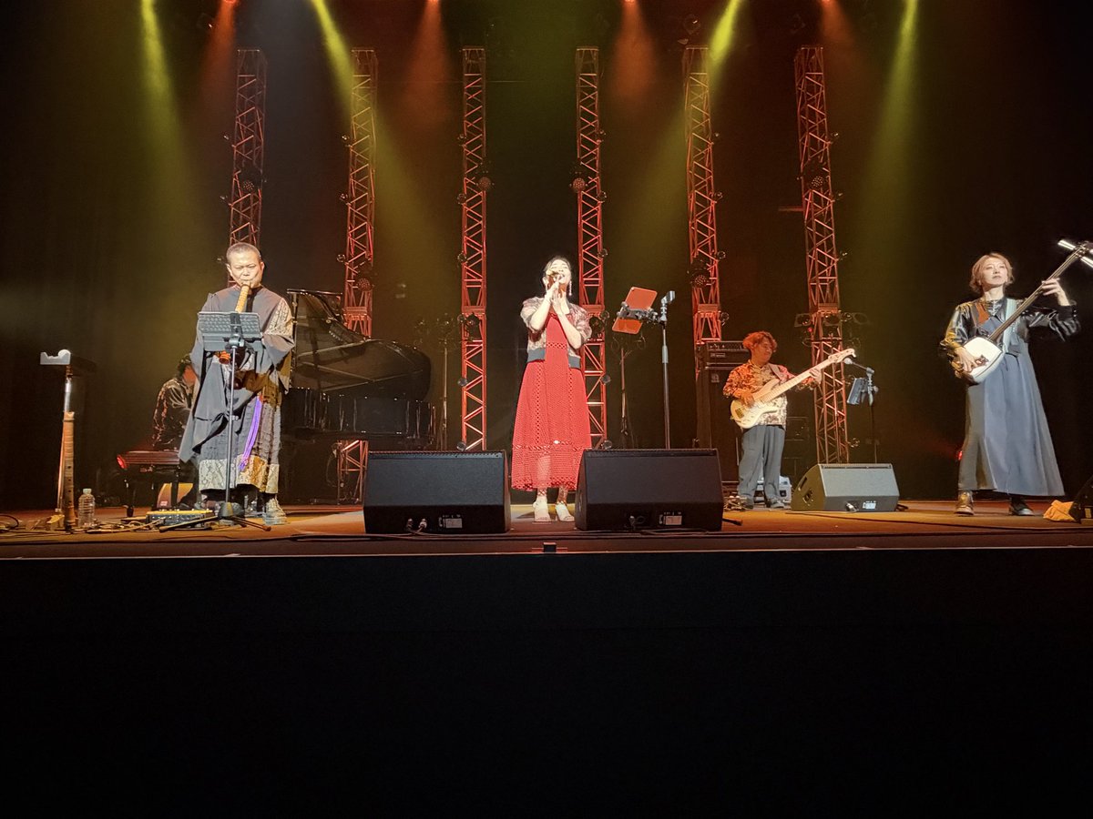 MKoba225's tweet photo. いわきのアリオスで
和楽器バンドの神永大輔さんのステージ
今回はKurofuneさんとのコラボ
素晴らしいステージでした！

iPhone18 Proに機種変して撮影可能初ライブなかなかキレイに撮れますねぇ📸 https://t.co/C1CtSKJP2L