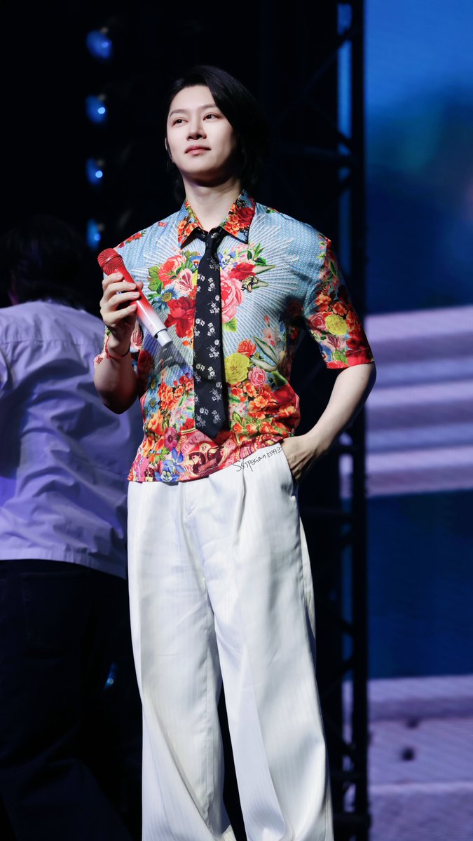 Ssspecial1004's tweet photo. 261003 [1983] 83z Fancon in Kaohsiung
優越💝
#heechul #希澈 #김희철
#83line #superjunior83z  
#superjunior #슈퍼주니어 https://t.co/kn4UbMagks