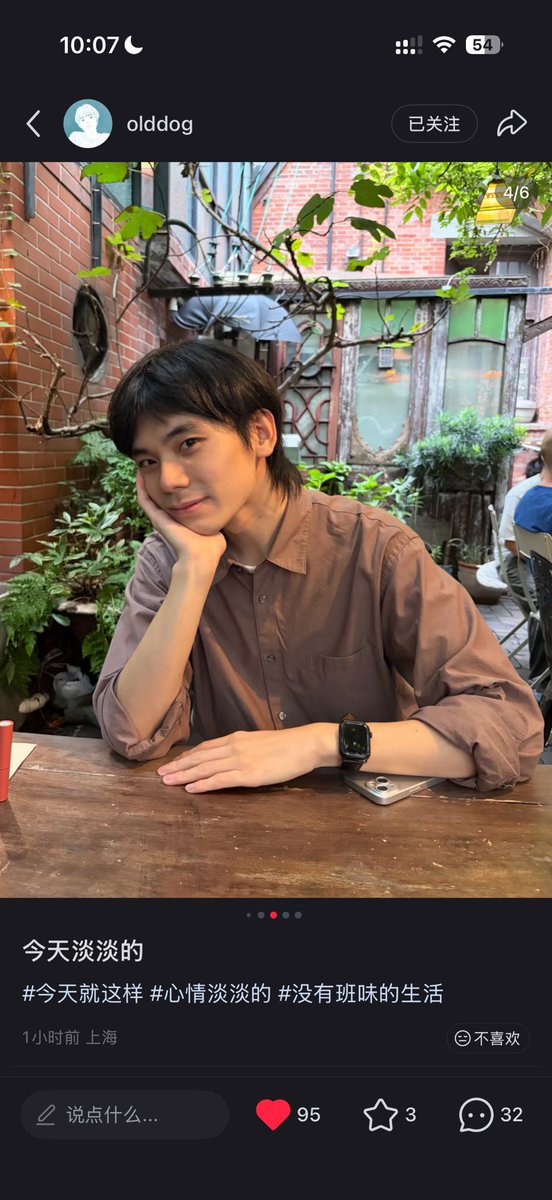 joe017k's tweet photo. 真的好喜欢这种男生 淡淡的 没有很明显的男人感 有种秋裤扎进袜子里的感觉 这个博主把自己的房间打扫的也很干净整洁 还会做饭 https://t.co/E1oVwrfCDP