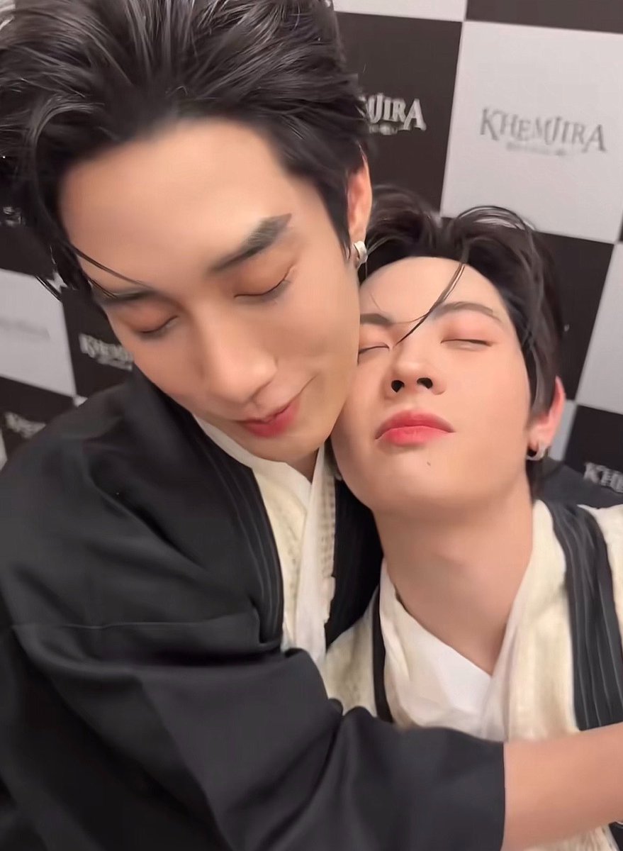 pchymysn's tweet photo. ถ้าแมวมันชอบใครมาก ๆ มันก็ขี้อ้อนมาก ๆเหมือนกัน https://t.co/S4RViLHZCc