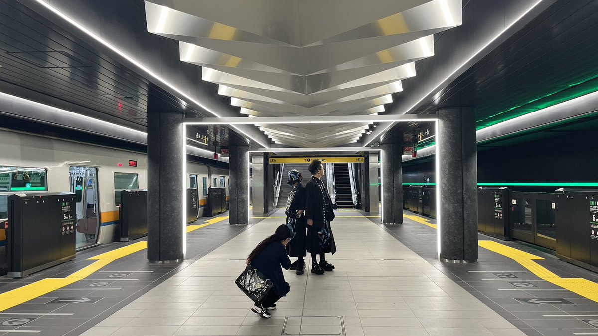 umitantt2's tweet photo. 7月にしたぬるぬるファッションページの撮影だよーもう出せる！夢洲駅に許可撮って懐かしみながらはしゃいだね！
#ぬるぬる一周忌本 https://t.co/6K8sEODuwY